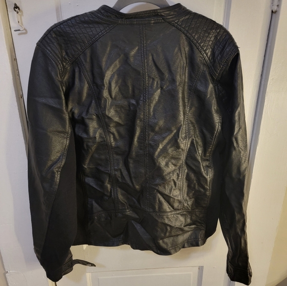 Maurices Faux Leather Moto Jacket Black Zip-Up Leather Jacket - Picture 4 of 4